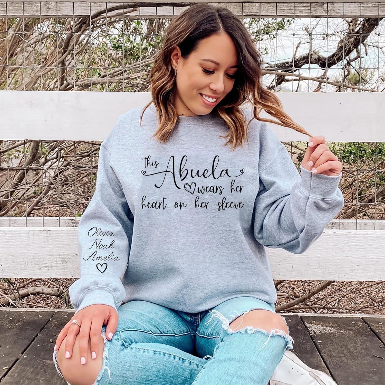 imageNAZENTI I Wear My Heart On My Sleeve Sweatshirt Mothers Day Shirt Custom Sweatshirt Personalized Gift for Mom Mommy16 Abuela