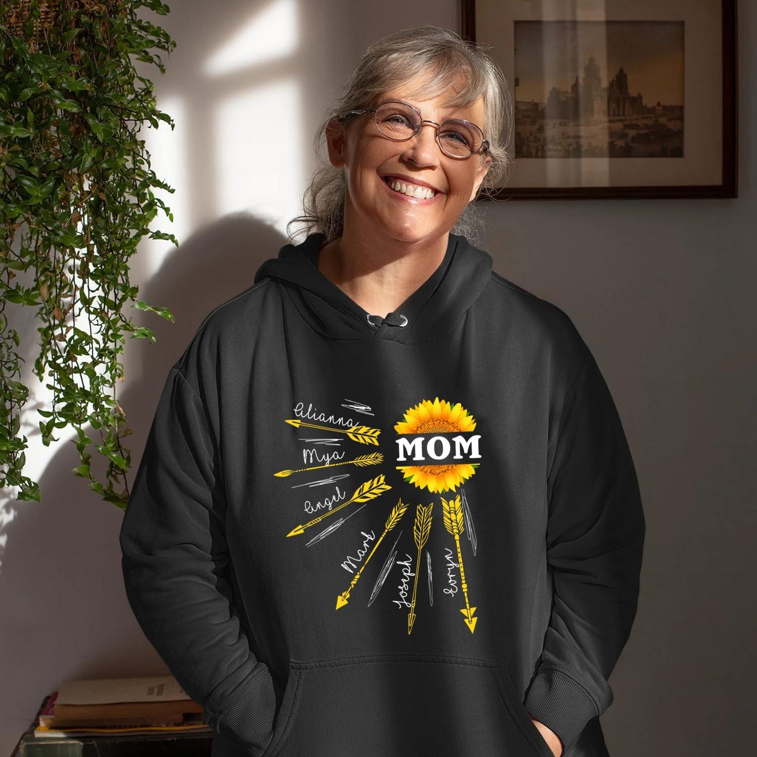imageNAZENTI Personalized Grandma Sunflower Shirt Custom Grandma Shirt Christmas Mothers Day Shirt Gifts for Grandma Nana MomAmom