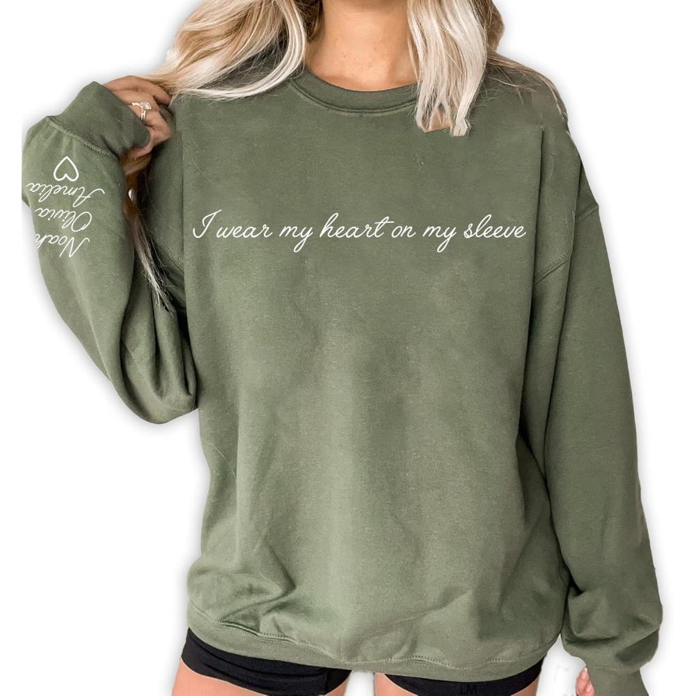 imageNAZENTI I Wear My Heart On My Sleeve Sweatshirt Mothers Day Shirt Custom Sweatshirt Personalized Gift for Mom Mommy04 Heart Sleeve
