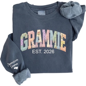 NAZENTI Personalized Patchwork Floral Mama Sweatshirt, Custom Grandma Sweatshirt with Name on Sleeve, Mothers Day Shirt Gifts(Grammie)