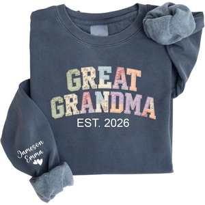 NAZENTI Personalized Patchwork Floral Mama Sweatshirt, Custom Grandma Sweatshirt with Name on Sleeve, Mothers Day Shirt Gifts(Great Grandma)
