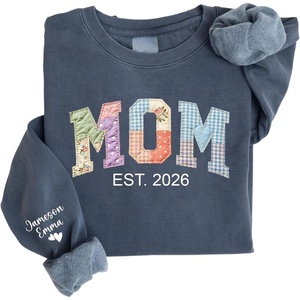 NAZENTI Personalized Patchwork Floral Mama Sweatshirt, Custom Grandma Sweatshirt with Name on Sleeve, Mothers Day Shirt Gifts(Mom)